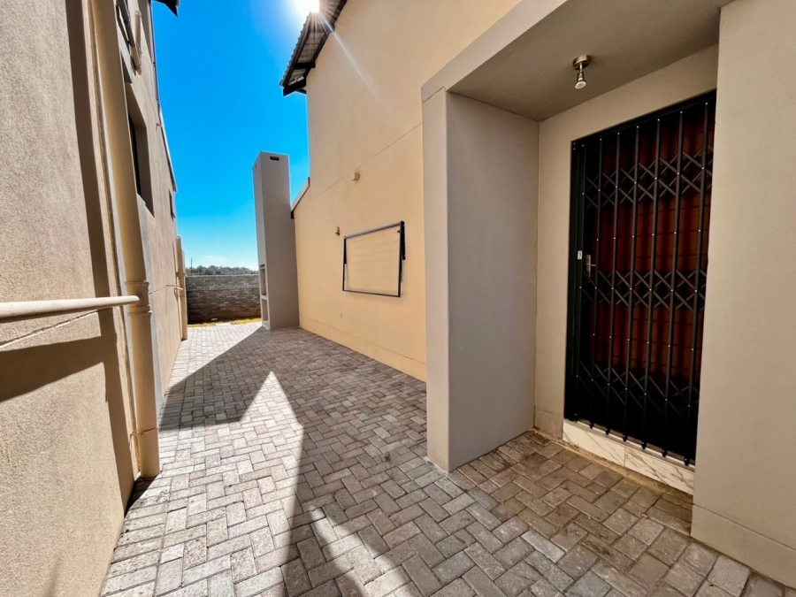 To Let 4 Bedroom Property for Rent in Cashan North West
